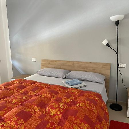 Ferienwohnung Grande Stanza Matrimoniale In Palazzo Signorile Mirandola Exterior foto