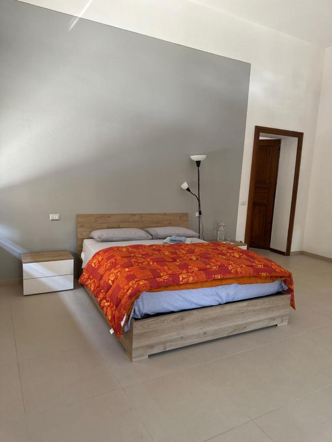 Ferienwohnung Grande Stanza Matrimoniale In Palazzo Signorile Mirandola Exterior foto